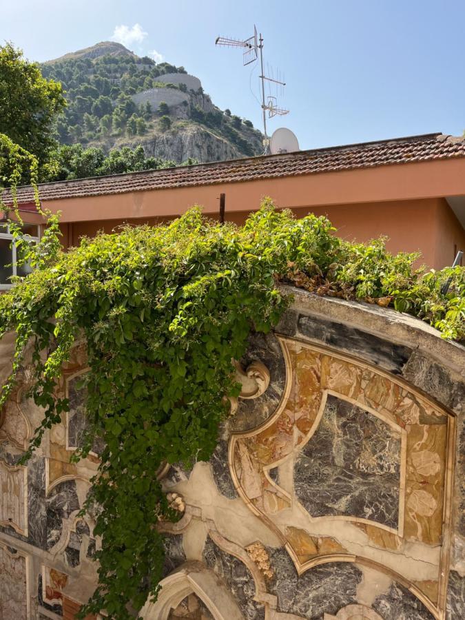モンデッロA Casa Del Consoleアパートメント エクステリア 写真